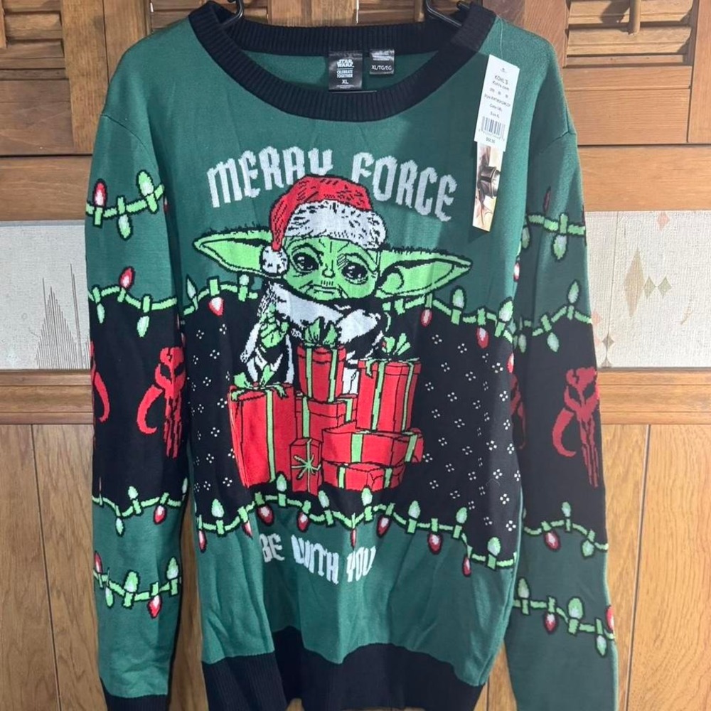 Green and black‎ Star Wars Baby Yoda Christmas sweater Size XL